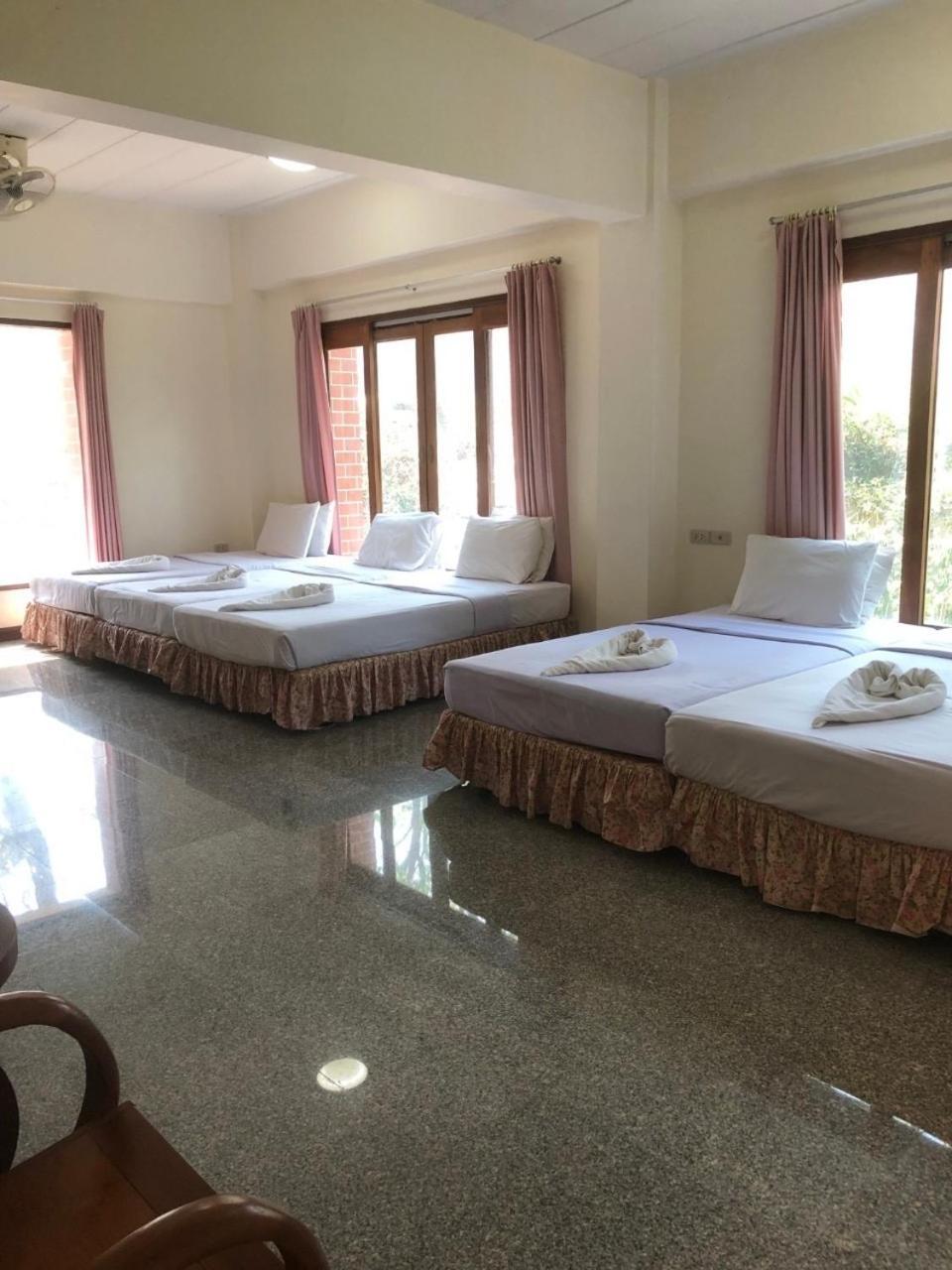 Tak Andaman Resort & Hotel Exterior photo