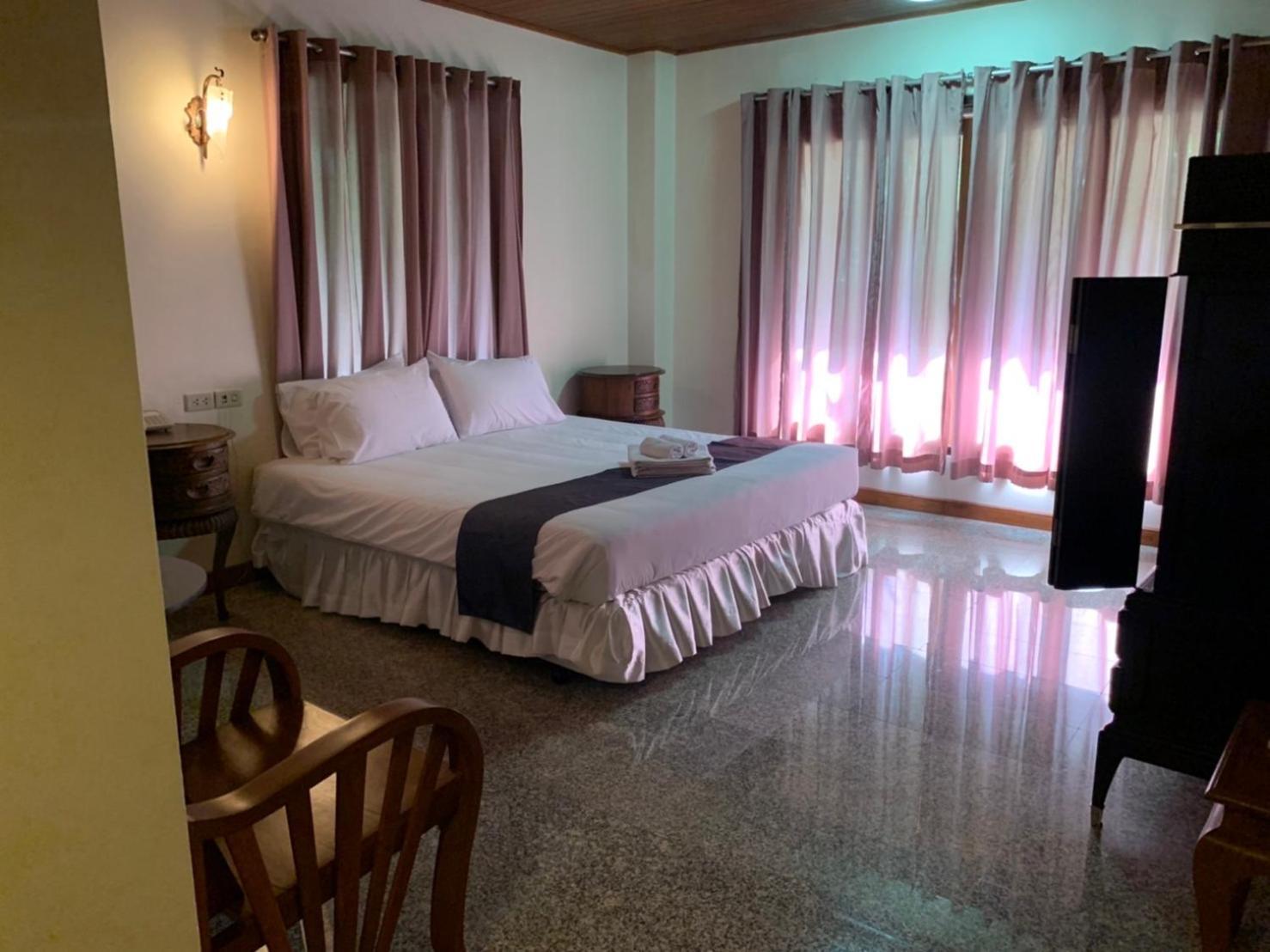 Tak Andaman Resort & Hotel Exterior photo