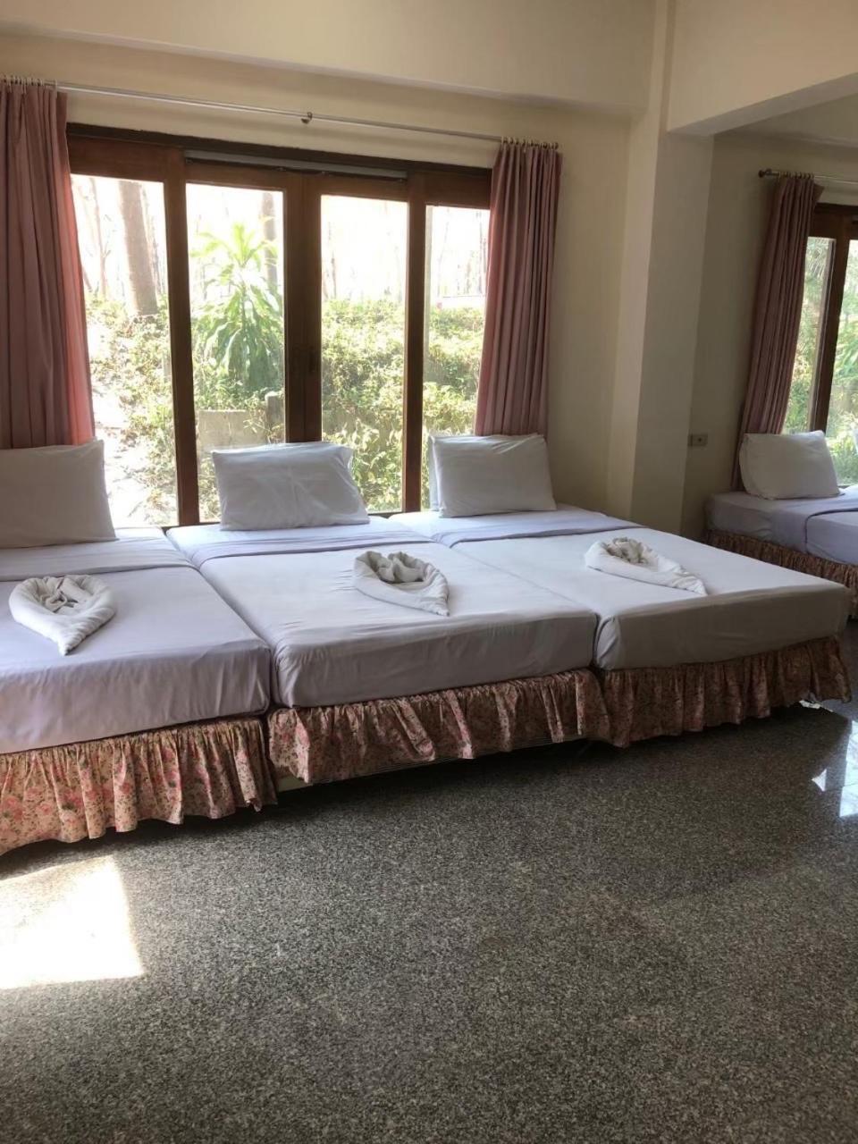 Tak Andaman Resort & Hotel Exterior photo