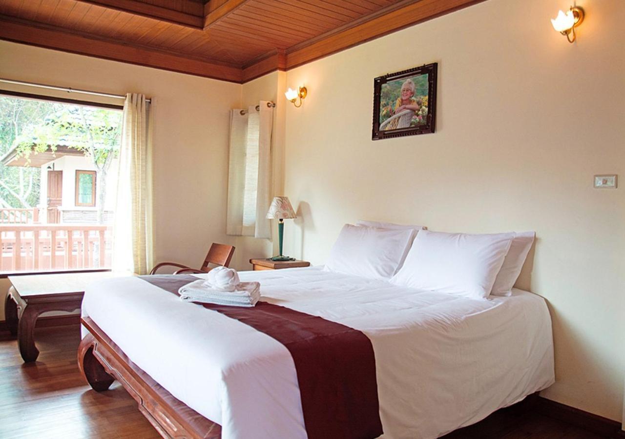 Tak Andaman Resort & Hotel Exterior photo