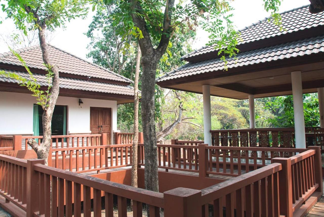 Tak Andaman Resort & Hotel Exterior photo