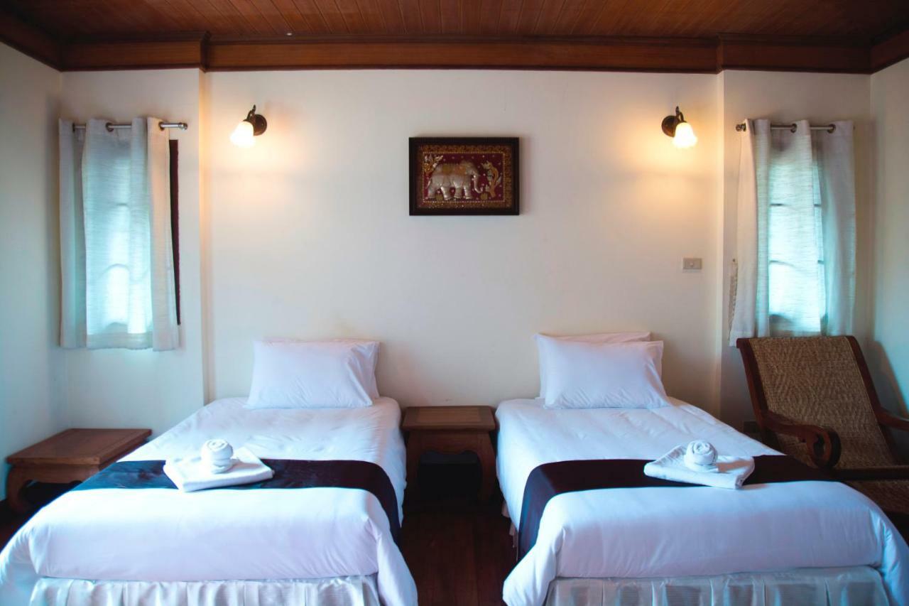 Tak Andaman Resort & Hotel Exterior photo