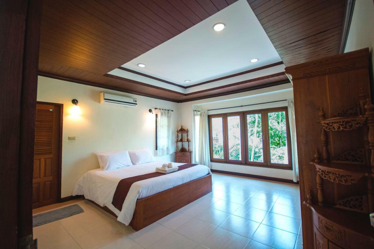 Tak Andaman Resort & Hotel Exterior photo
